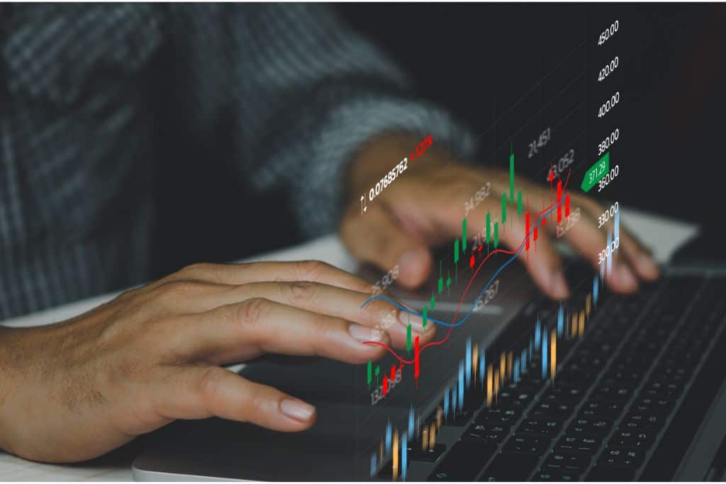 SPY vs SPUS: A 2023 Comparison of S&P 500 ETFs