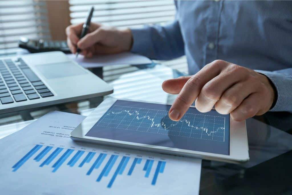 Fundamental Analysis: 5 Financial Ratios To Quickly Analyse Stocks