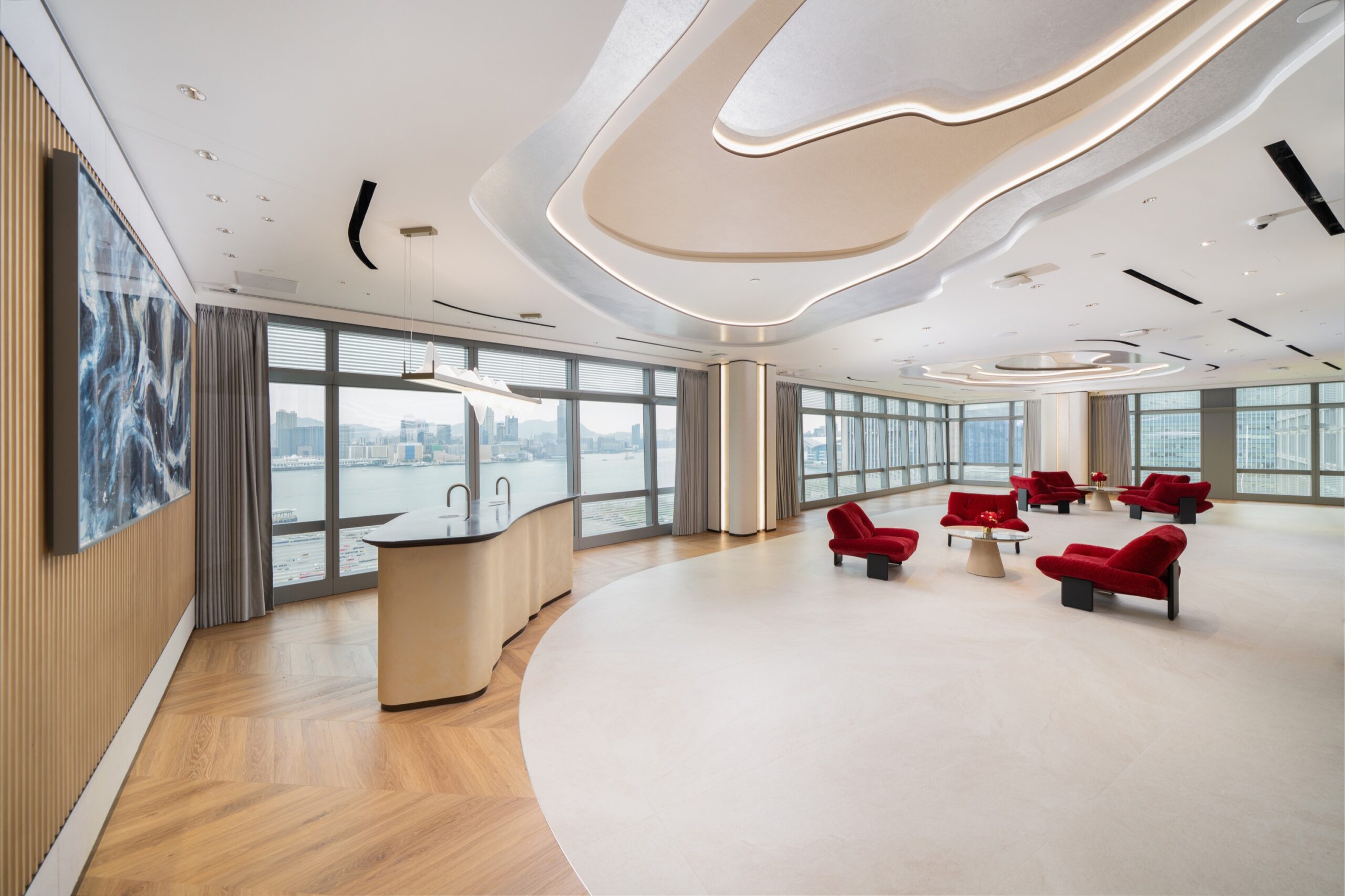Guests can enjoy panoramic views of Victoria Harbour, taking in Hong Kong’s iconic skyline and landmarks.