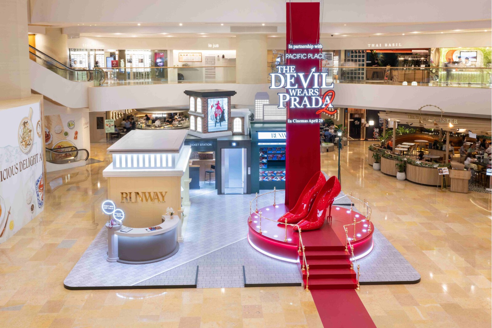 「Be Devilishly Fashionable」 太古广场引领潮流 《穿 PRADA 的恶魔 2》场景装置魅力揭幕