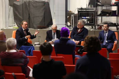 Panel discussion at Columbia University in New York: Speaking about the study "The Governance Performance of the Fifty States: The U.S. Berggruen Governance Index" were (from left): Prof. Helmut K. Anheier (UCLA), Prof. Robert Y. Shapiro, Prof. Adam Tooze (both Columbia), and Joseph C. Saraceno (UCLA). (Picture: Jason DeCrow/AP Content Services for DNA)